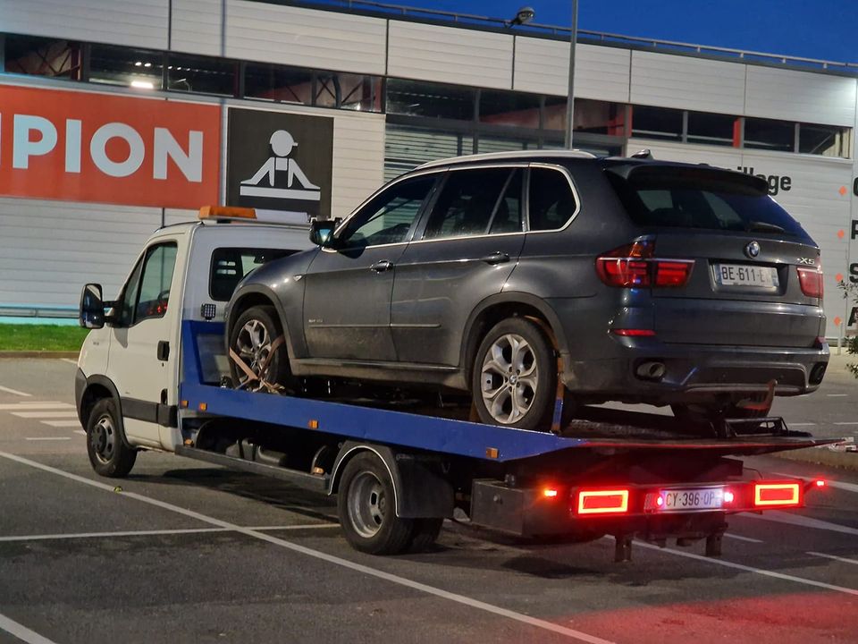 Dépannage et remorquage auto à Tremblay (93290) avec technicien qualifié depannage bmw vaujours 93 sevran villepinte montreuil bondy bobigny